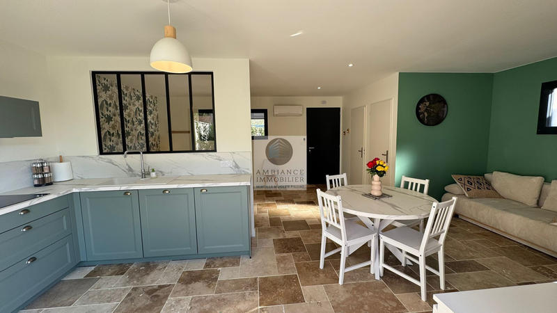 Maison - 235 m² - 8 pièces