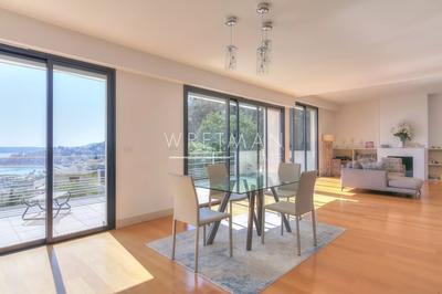 Villa - 208 m² - 6 pièces