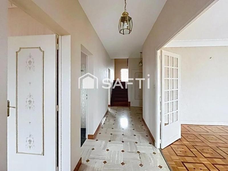 Maison - 210 m² - 7 pièces