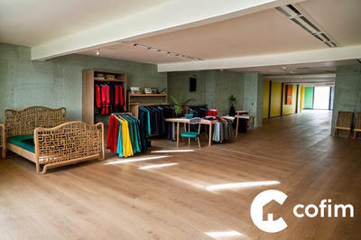 Local commercial - 285 m²