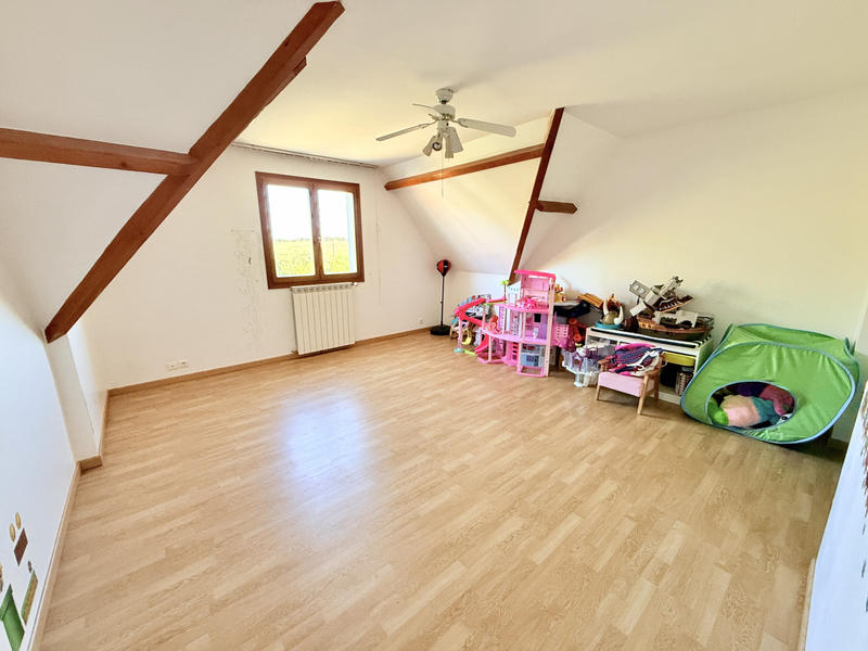 Maison - 230 m² - 8 pièces