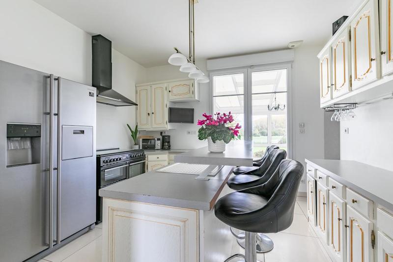 Maison - 300 m² - 7 pièces