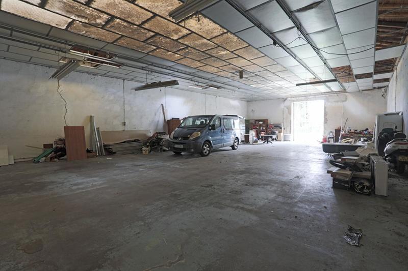 Maison - 250 m² - 10 pièces