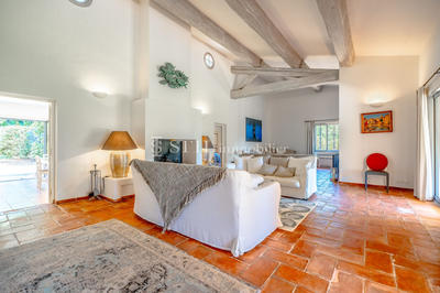 Villa - 300 m² - 6 pièces