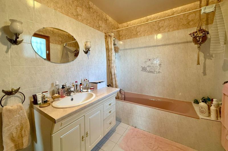 Maison - 150 m² - 4 pièces