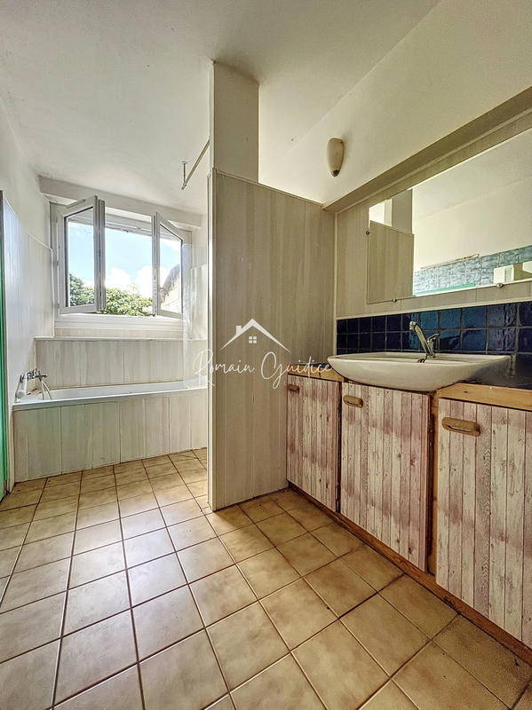 Maison - 175 m² - 8 pièces