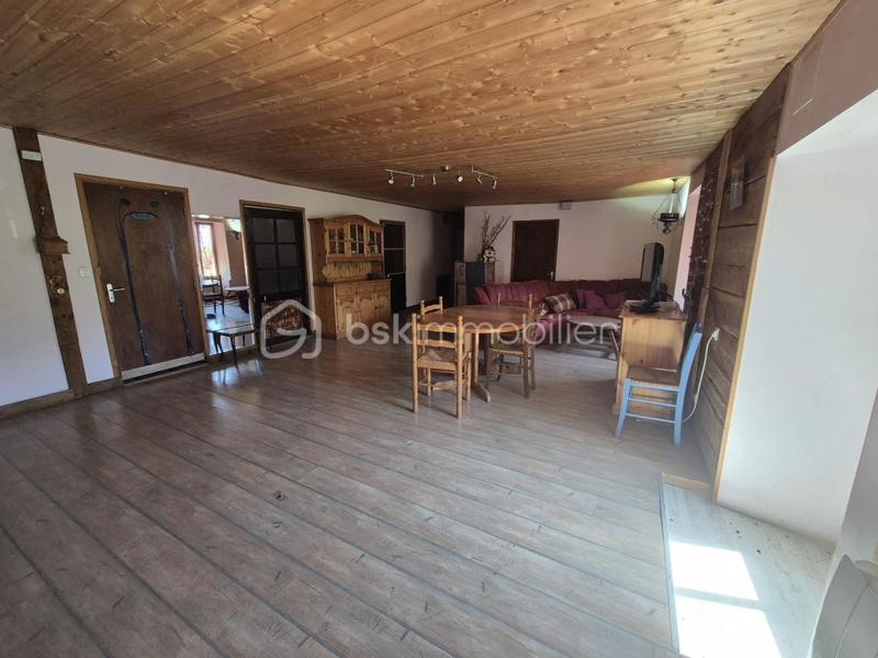 Loft - 105 m² - 6 pièces