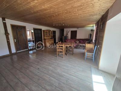 Loft - 105 m² - 6 pièces