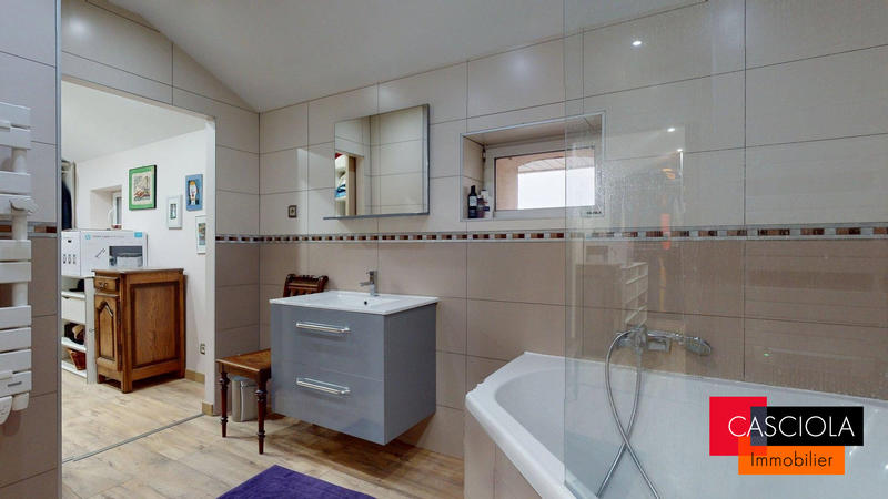 Maison ancienne - 212 m² - 7 pièces