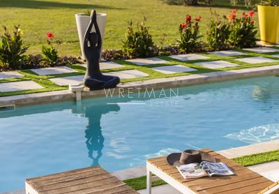 Propriété - 300 m² - 9 pièces