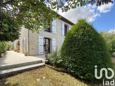 Maison - 230 m² - 7 pièces