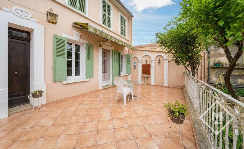 Maison - 153 m² - 7 pièces