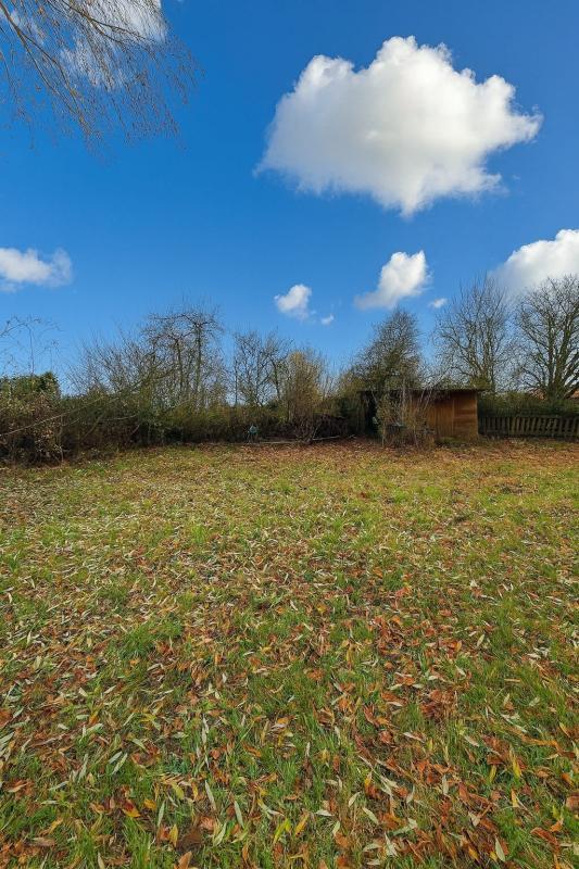 Terrain constructible - 1 421 m²