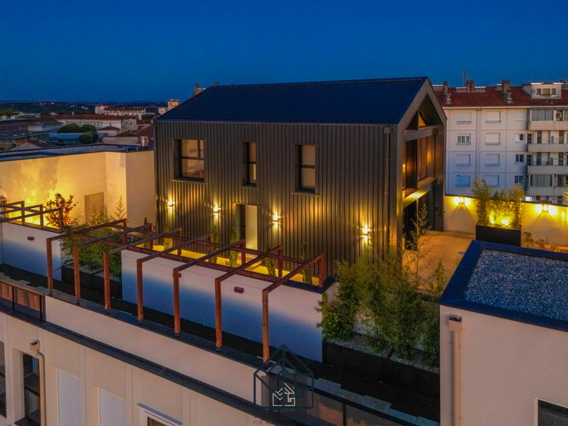 Appartement - 121 m² - 4 pièces