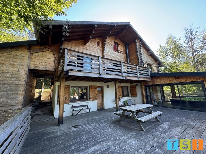 Maison - 187 m² - 11 pièces