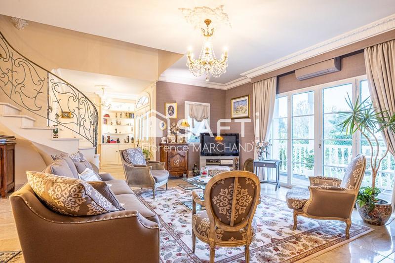 Villa - 196 m² - 6 pièces