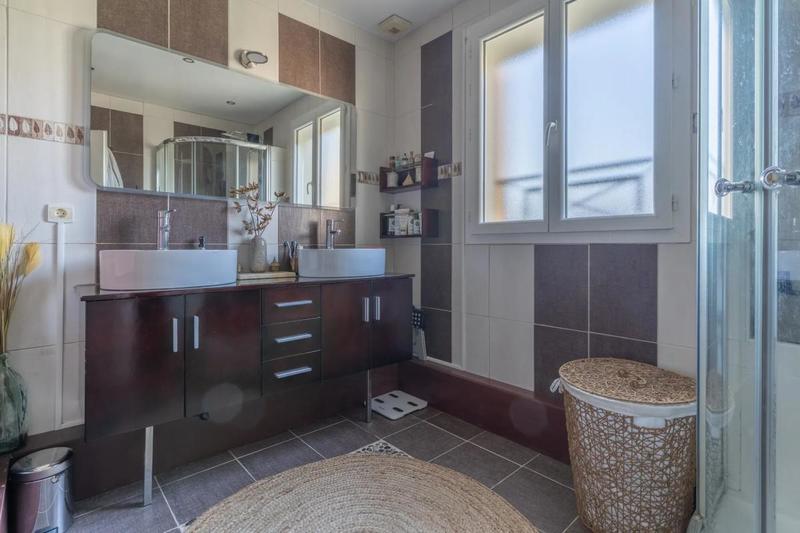 Maison - 146 m² - 5 pièces