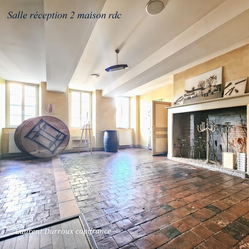 Local d'activité / Entrepôt - 1 051 m² - 12 pièces