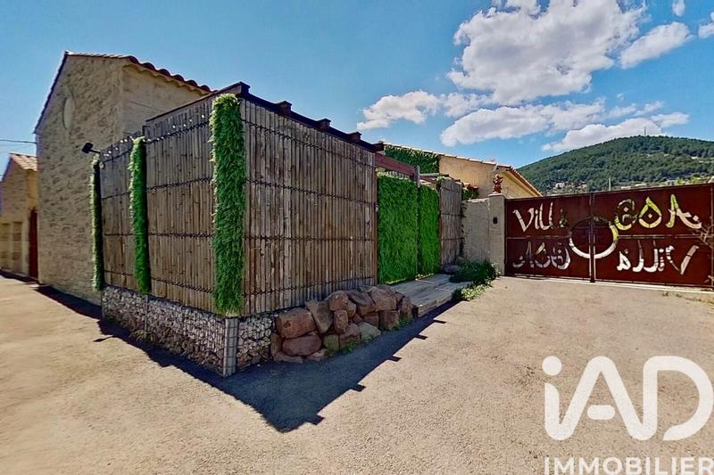 Maison - 240 m² - 8 pièces