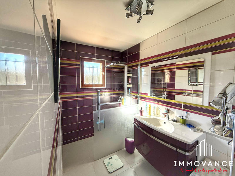 Maison - 90 m² - 5 pièces