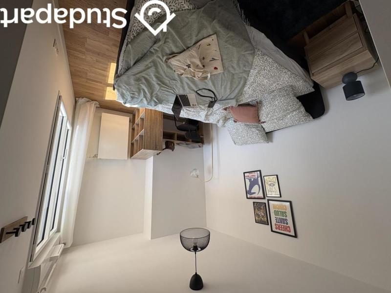 Chambre - 11 m² - 1 pièce