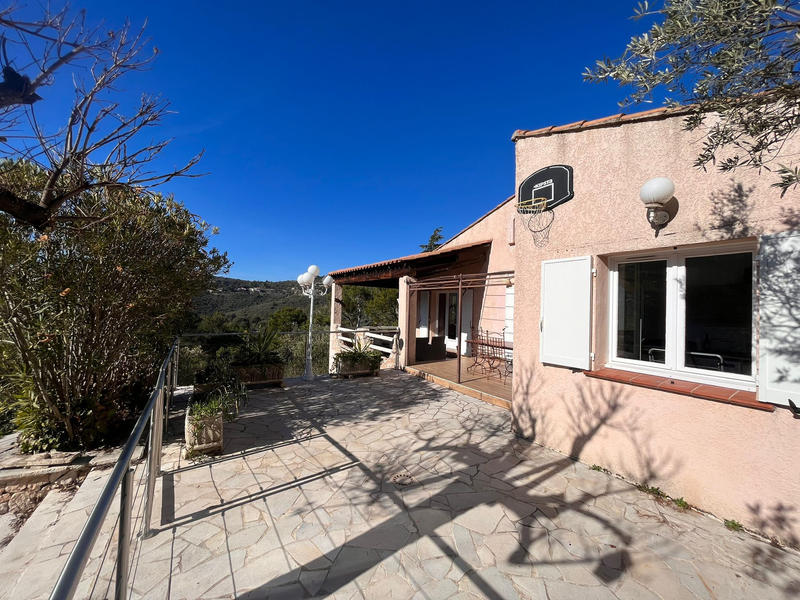 Villa - 241 m² - 7 pièces