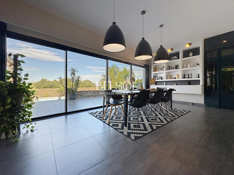 Villa - 211 m² - 4 pièces