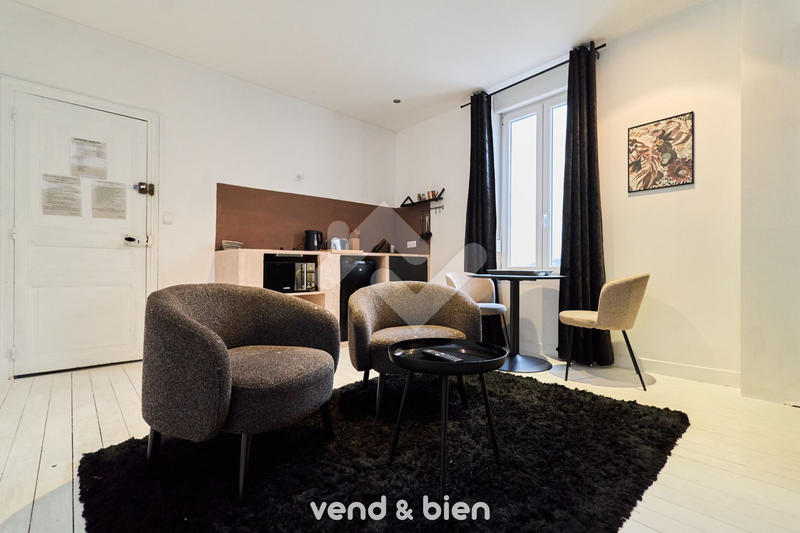 Immeuble - 218 m² - 10 pièces