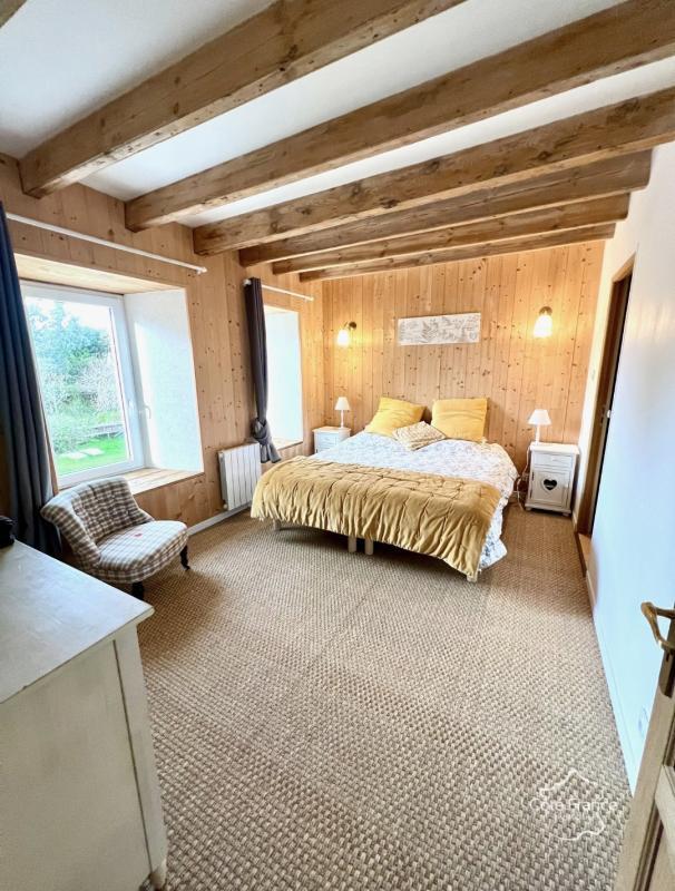 Maison en pierre - 200 m² - 8 pièces