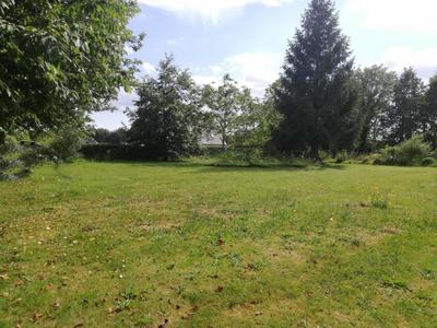 Terrain constructible - 1 060 m²