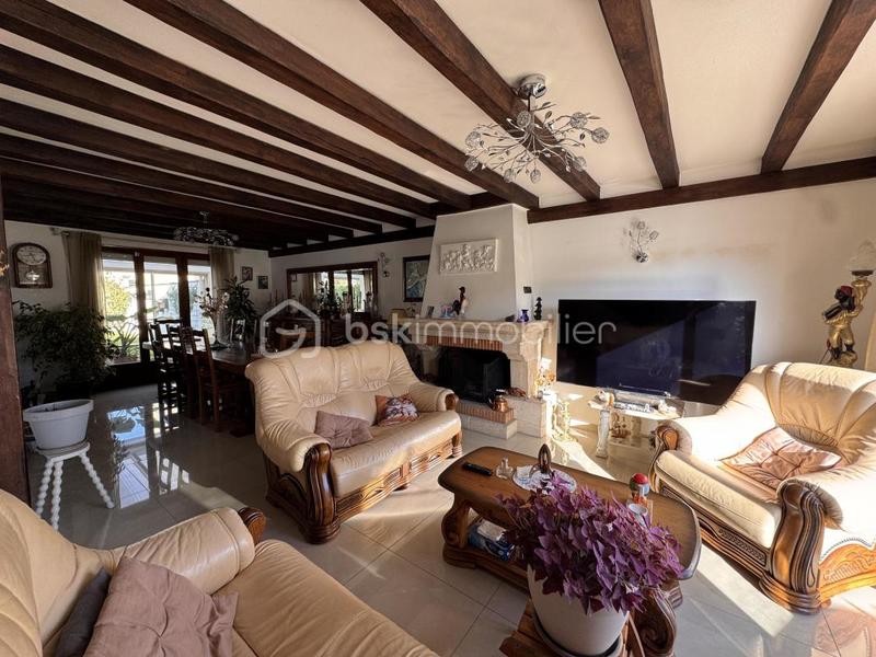 Maison traditionnelle - 168 m² - 9 pièces