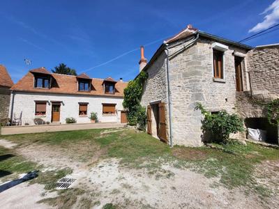 Maison - 198 m² - 10 pièces