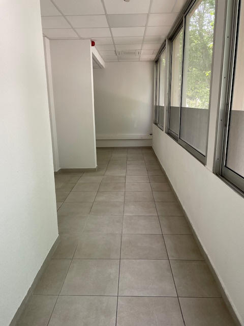 Bureau - 300 m²