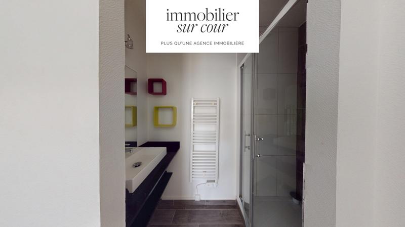 Local d'activité / Entrepôt - 326 m² - 20 pièces