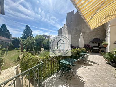 Maison - 503 m² - 11 pièces