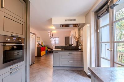 Maison traditionnelle - 199 m² - 7 pièces