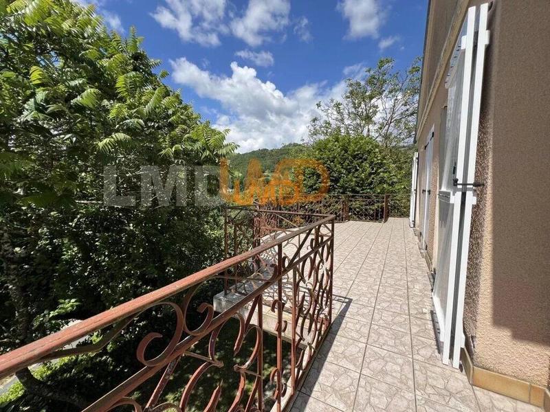 Villa - 237 m² - 8 pièces