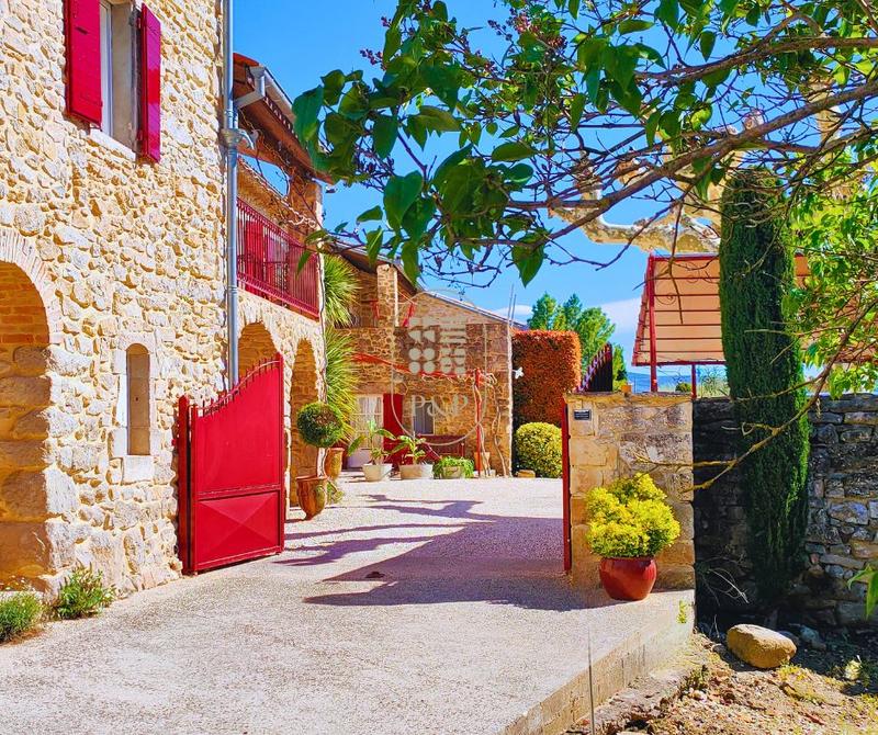 Mas - 339 m² - 10 pièces