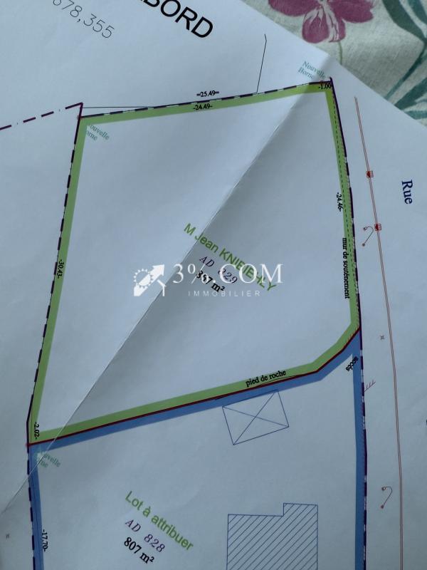 Terrain constructible - 867 m²