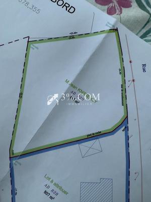 Terrain constructible - 867 m²