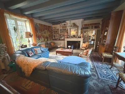 Maison - 446 m² - 24 pièces