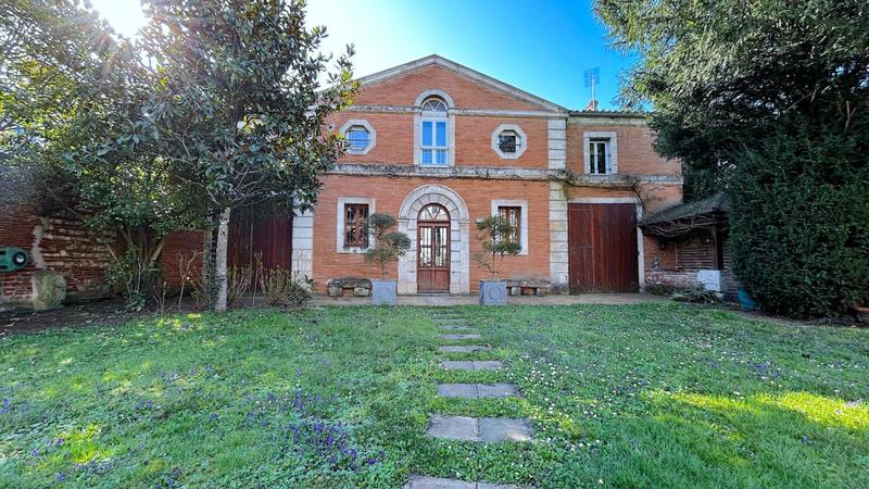 Hôtel particulier - 758 m² - 19 pièces