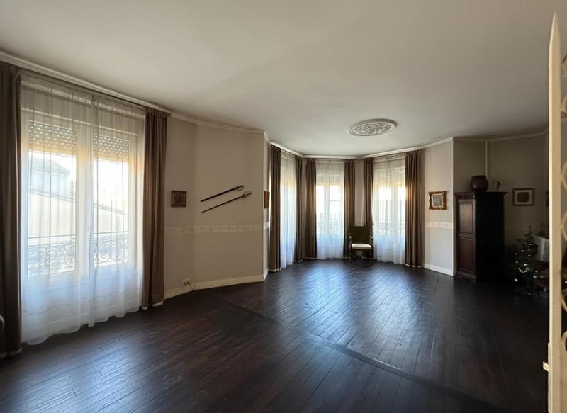 Appartement bourgeois - 200 m² - 6 pièces