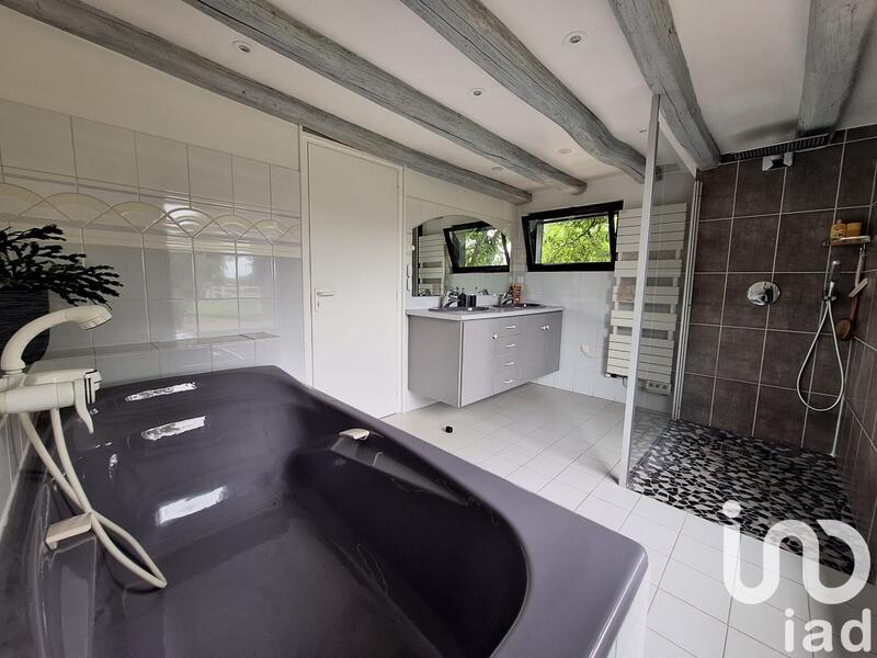 Maison - 200 m² - 7 pièces