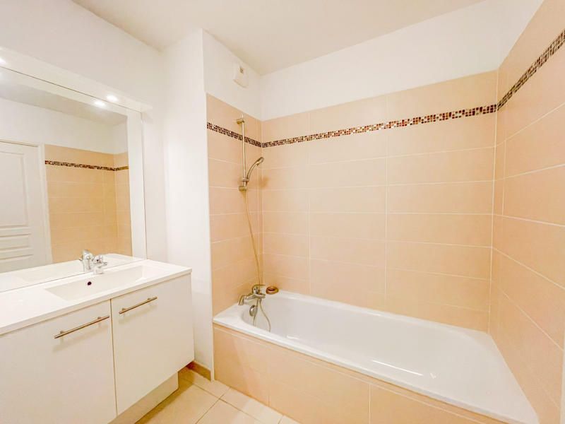 Appartement - 77 m² - 4 pièces