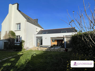 Maison - 184 m² - 9 pièces