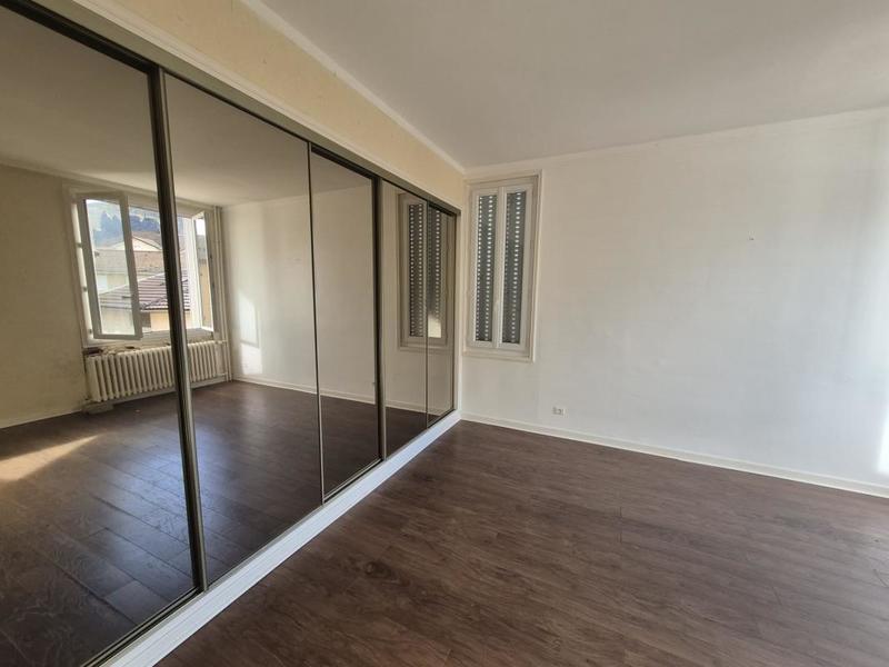 Maison - 200 m² - 7 pièces