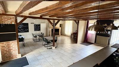 Maison - 220 m² - 10 pièces