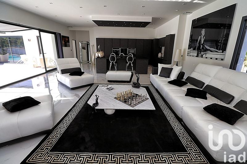 Maison - 210 m² - 4 pièces