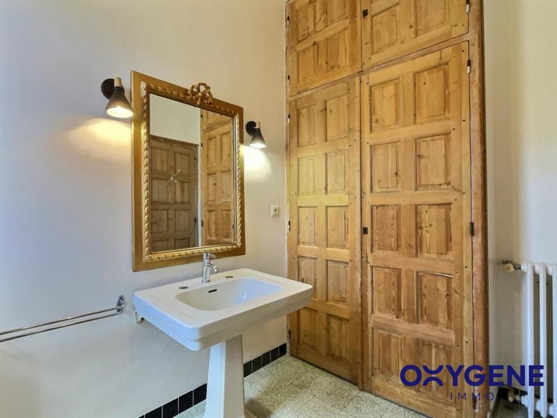 Maison - 260 m² - 12 pièces